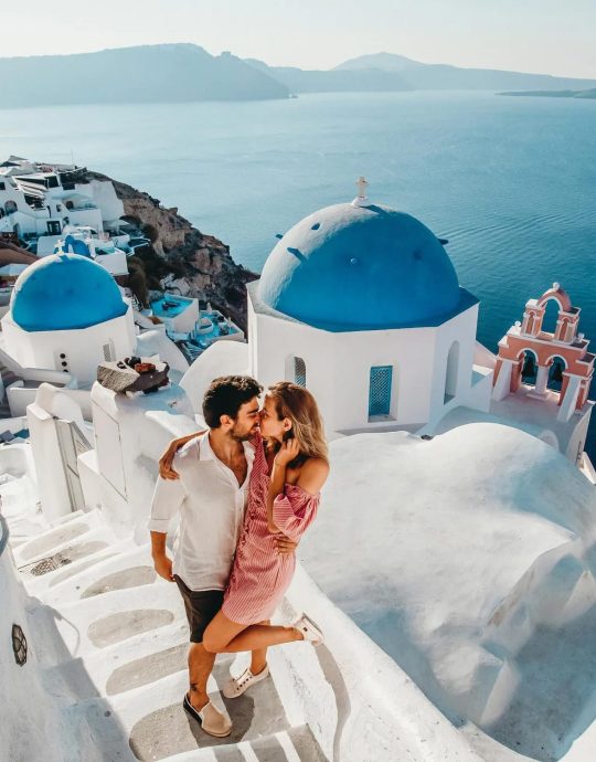 Santorini must see